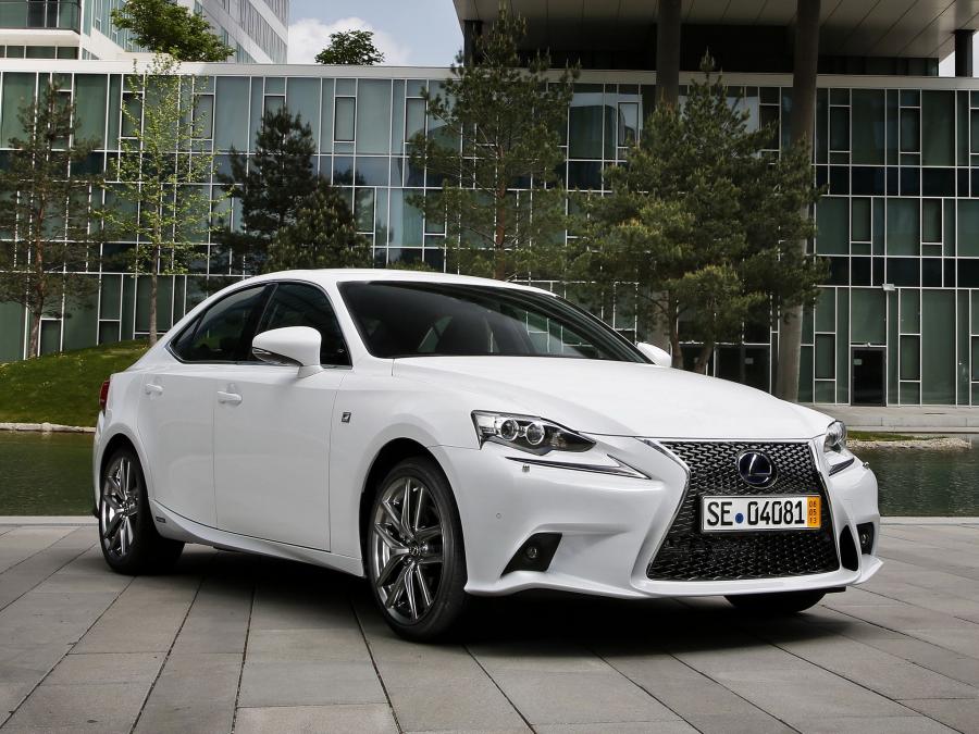  Lexus IS300h F-Sport 2013 года  (EU) (фото 3 из 16)